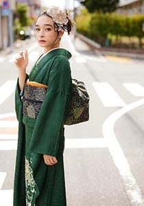 振袖　グリーン　個性派