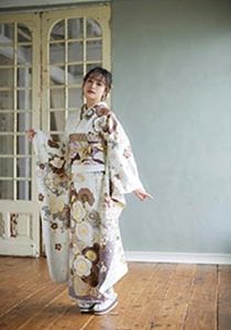 白　振袖
