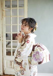 白　振袖